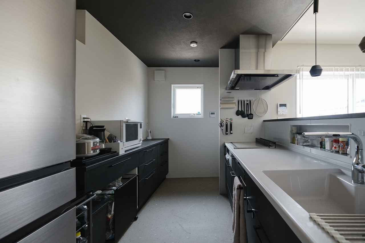 家族とペットをつなぐ平屋の住まい