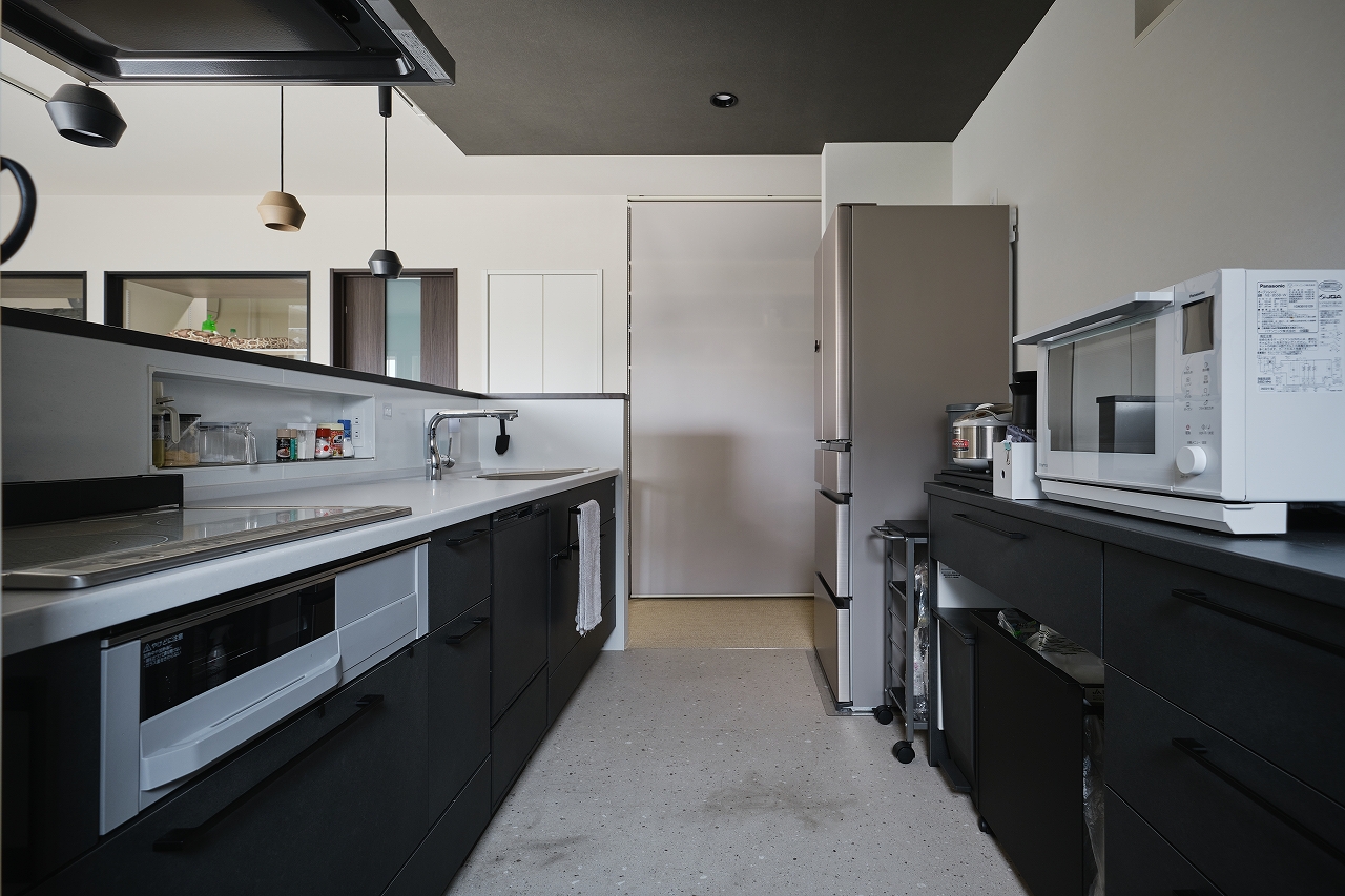 家族とペットをつなぐ平屋の住まい
