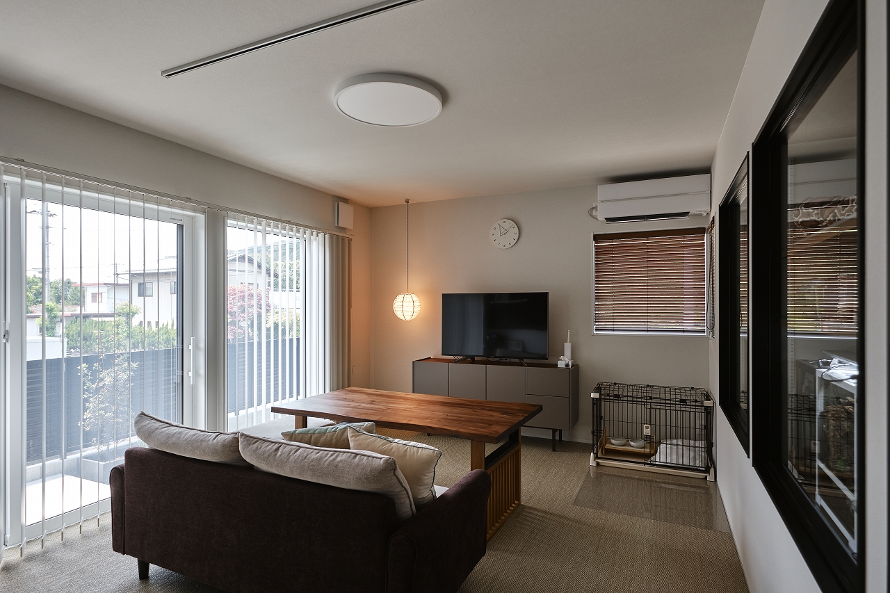 家族とペットをつなぐ平屋の住まい