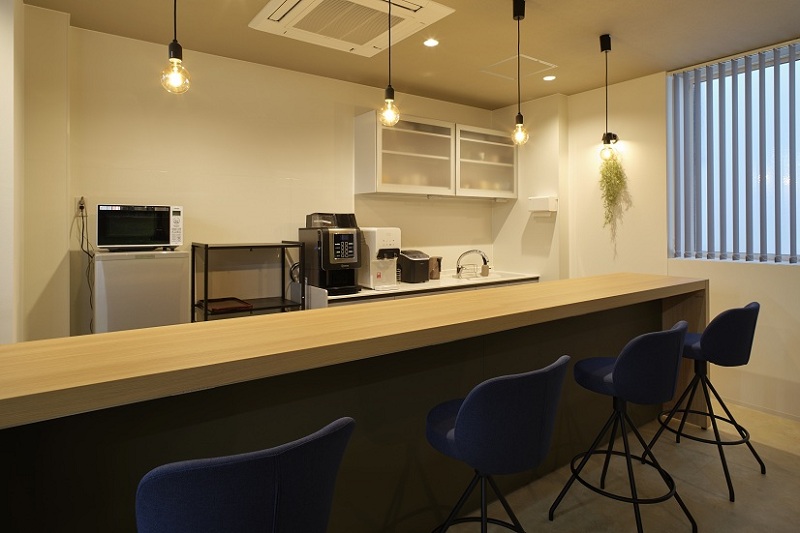 リフォーム事例(事務所):気分で選べる、仕事とくつろぎのオフィス