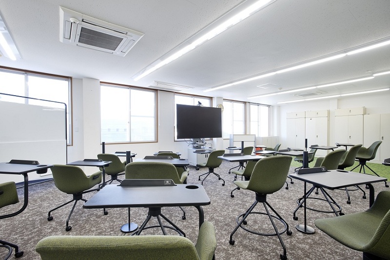 リフォーム事例(事務所):気分で選べる、仕事とくつろぎのオフィス