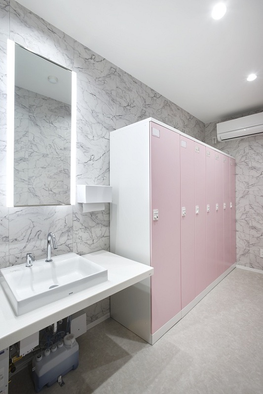 リフォーム事例(事務所):気分で選べる、仕事とくつろぎのオフィス