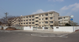 市立木太中学校<br />
徒歩11分(約820ｍ)<br />
