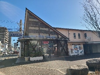 ことでん「栗林公園駅」<br />
徒歩7分(約520ｍ)