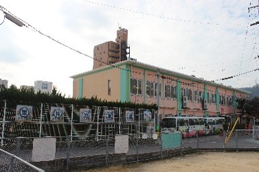 栗林幼稚園<br />
徒歩8分(約600ｍ)