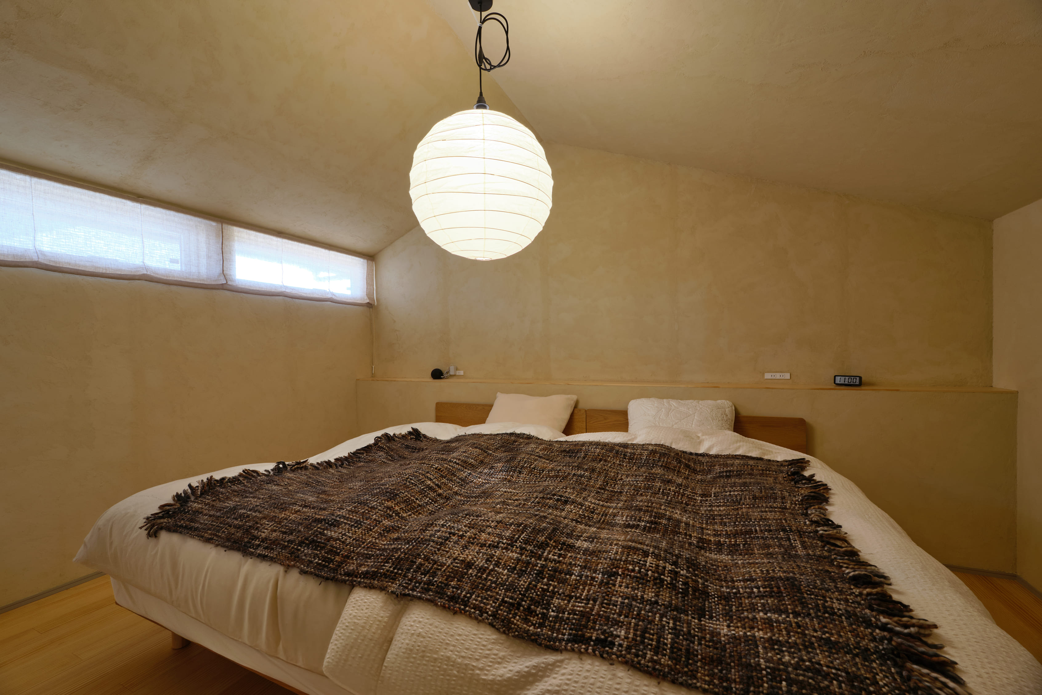 光と素材の美しさを丁寧に愉しむ住まい