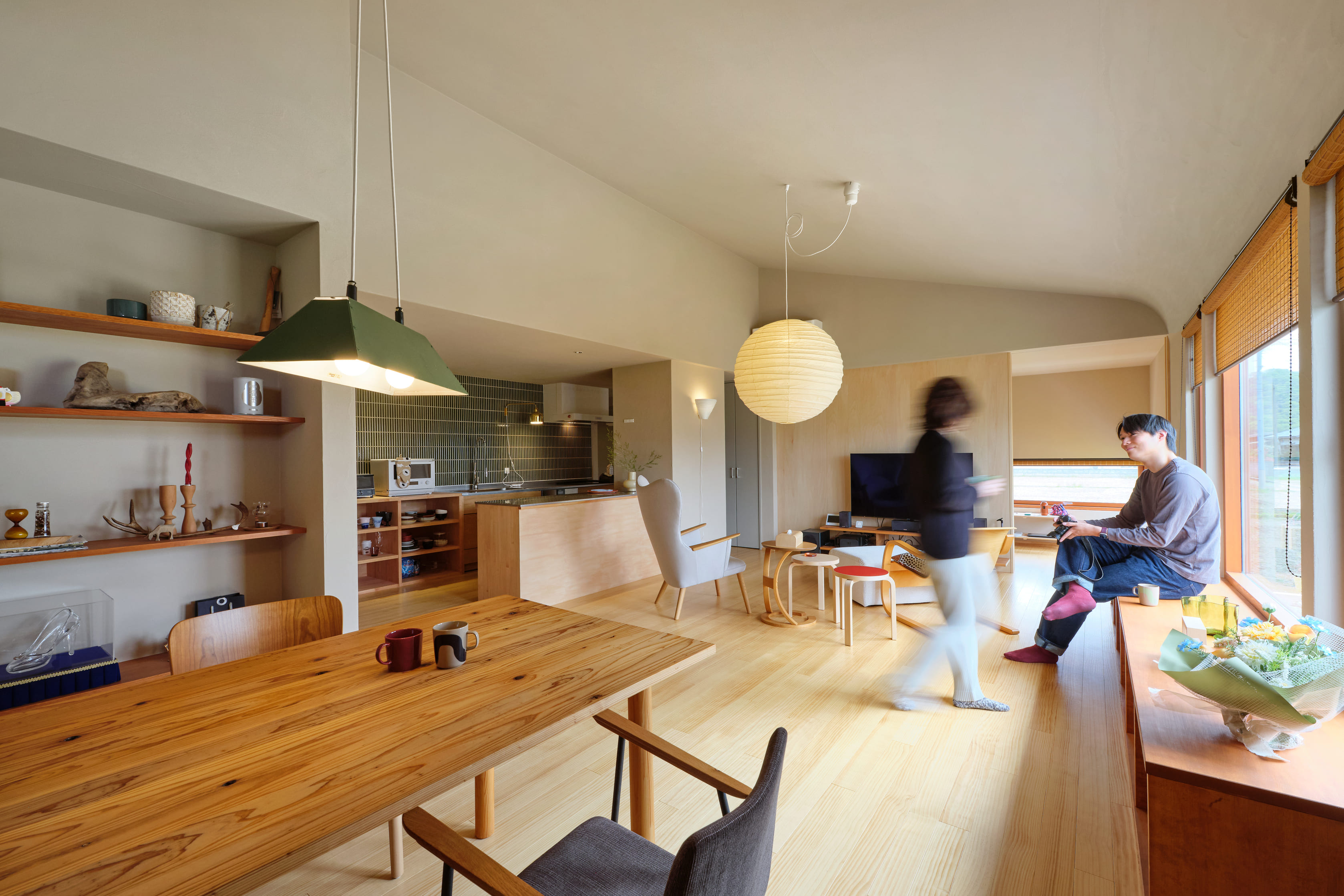 光と素材の美しさを丁寧に愉しむ住まい