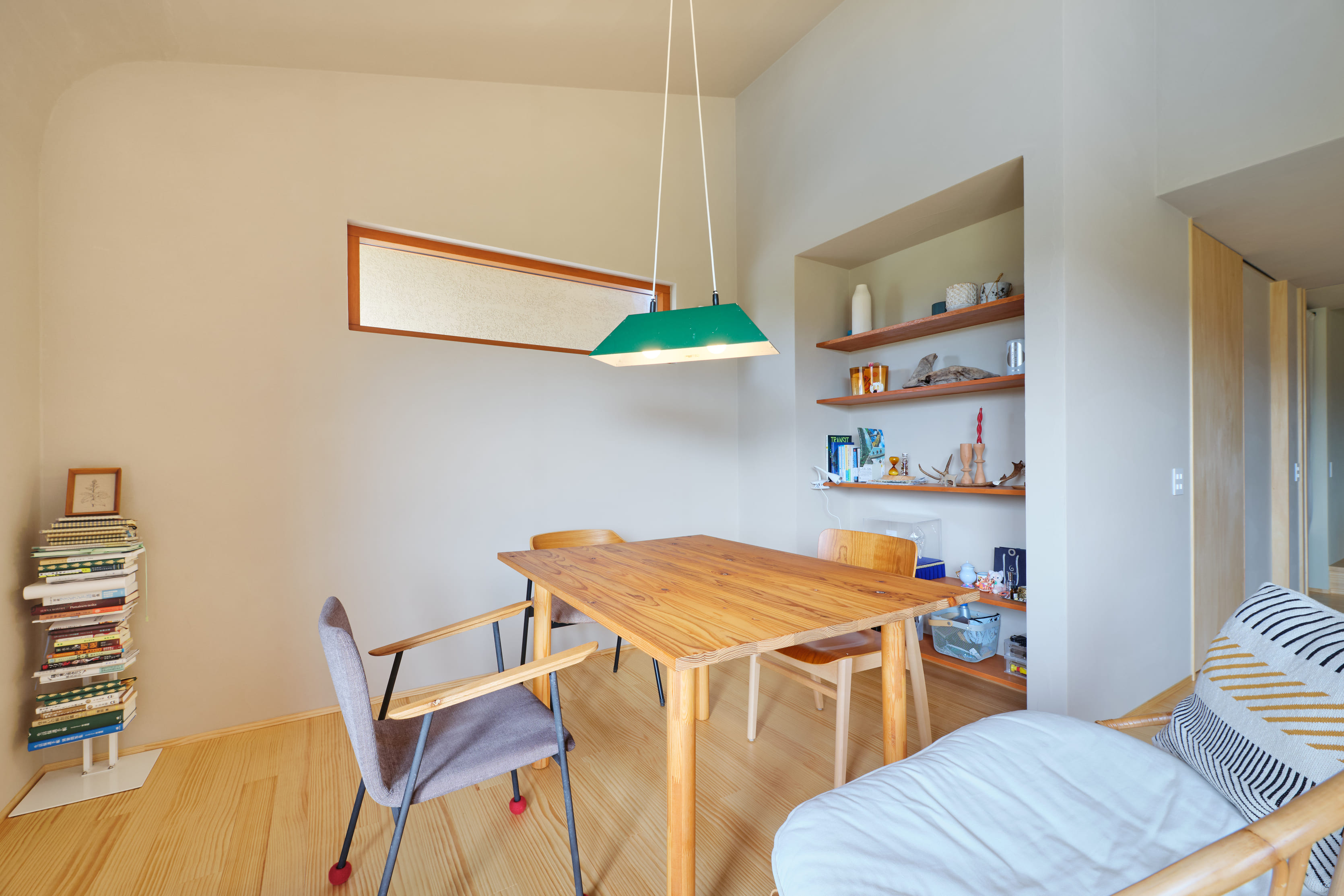 光と素材の美しさを丁寧に愉しむ住まい